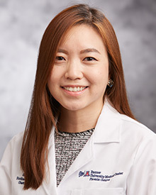 Dr. Sakolwan                      Suchartlikitwong